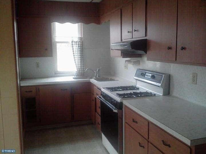 2nd image of 431 Island St
