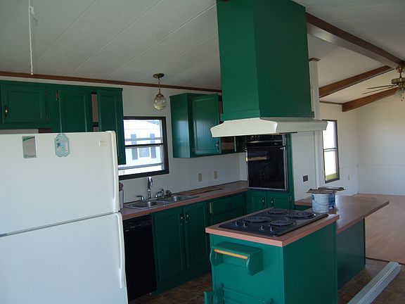 Kitchen with lots of storage