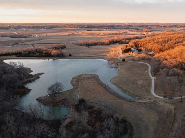 862 E 900th Rd, Lawrence, KS 66047