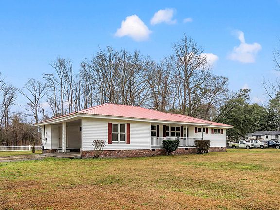 2nd image of 898 Pint Circle Rd.