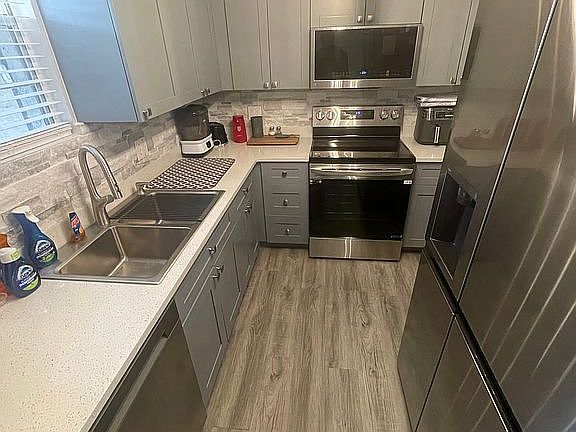 5th image of 1644 El Camino Rd APT 3