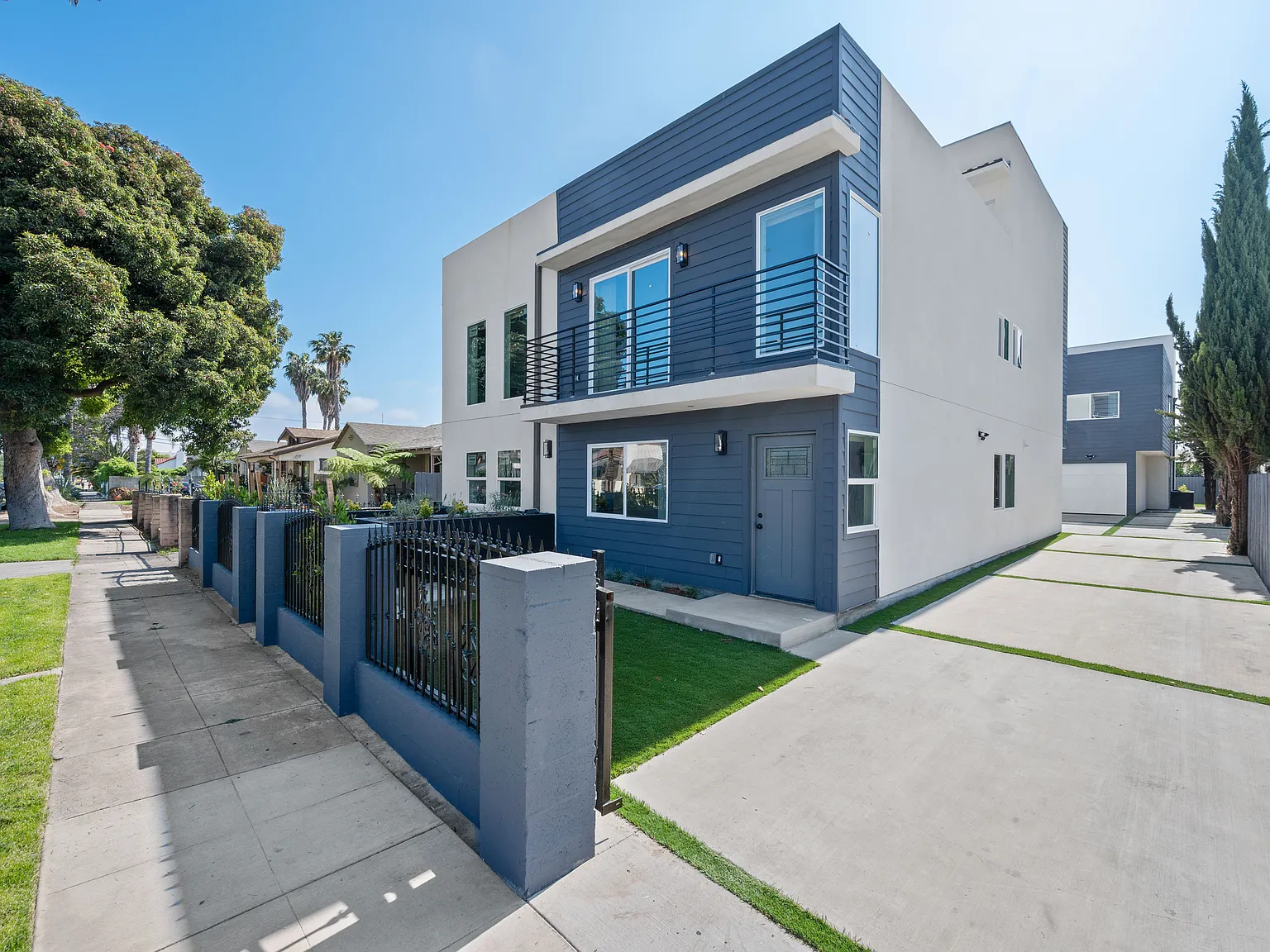 5 bed, 2284 sqft, $5,696 — Photo 1