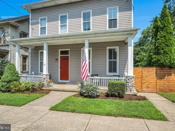 37 W Main St, Mountville, PA 17554