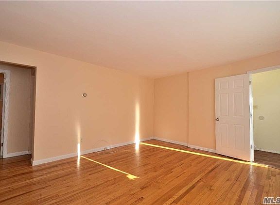 3rd image of 1105 Steele Blvd
