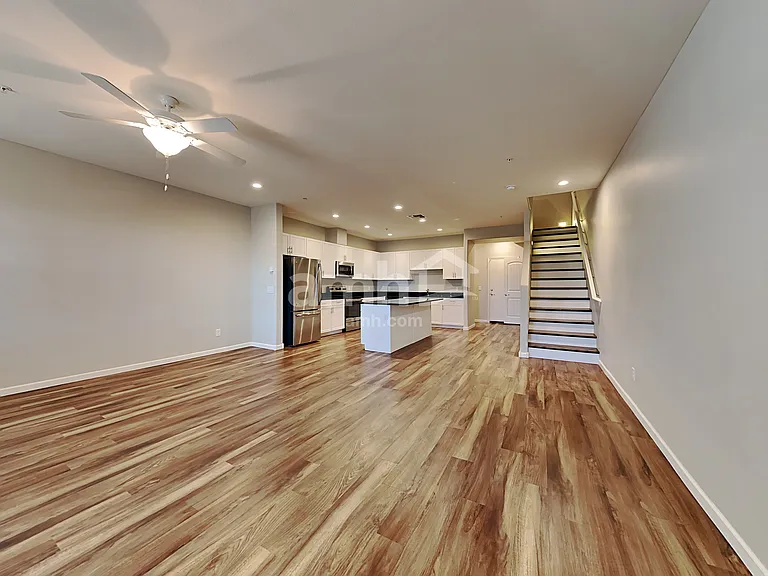 20732 W Thomas Rd — Photo 11