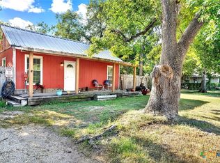 721 S Laurel Ave, Luling, TX 78648