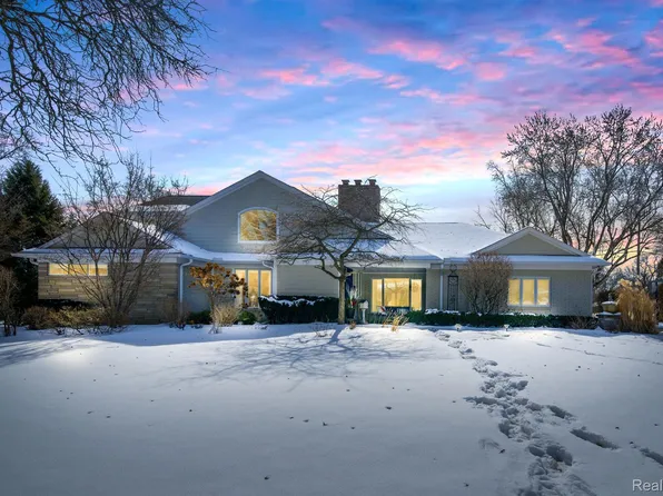 3641 Berkshire Dr, Bloomfield Hills, MI 48301