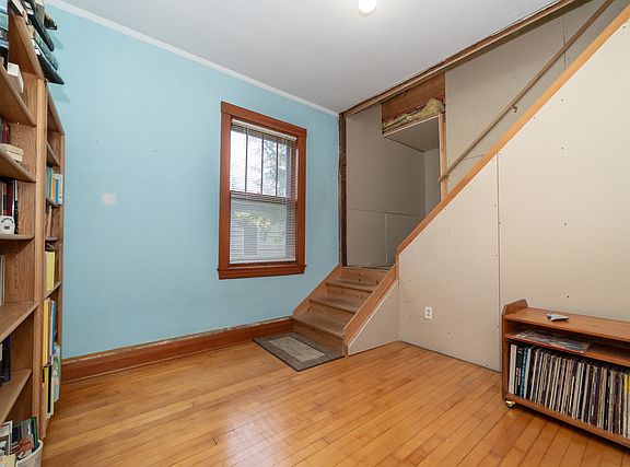 2nd image of 4331 Dubois Ave