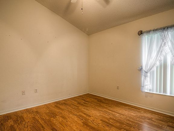 4th image of 9134 Water Hazard Dr