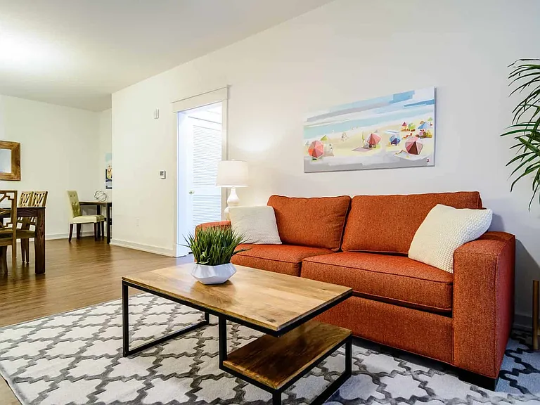 1004 Run Hill Ct #423 — Photo 4