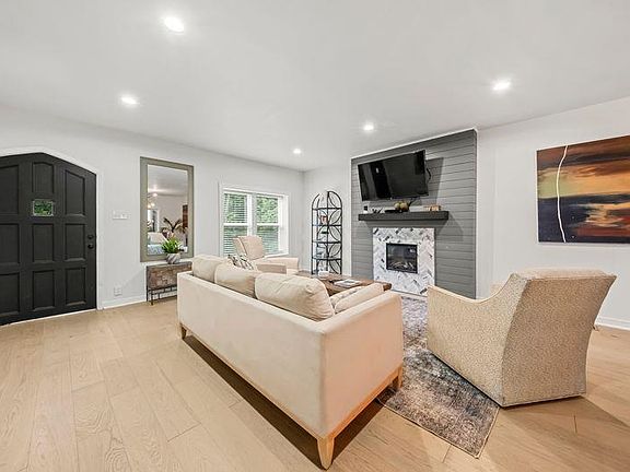 5th image of 2513 Woodland Ave