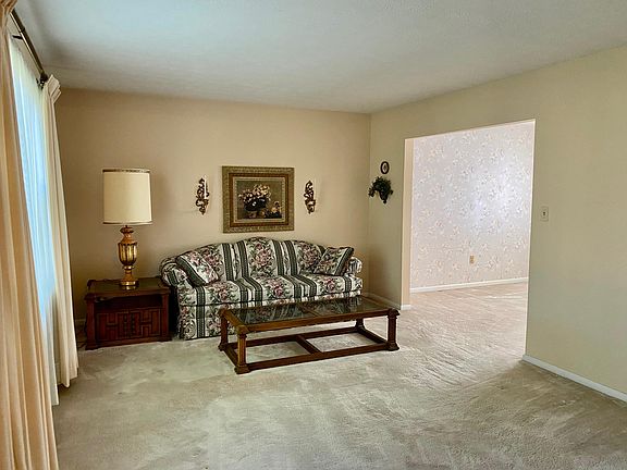 3rd image of 3738 Lisa Ln