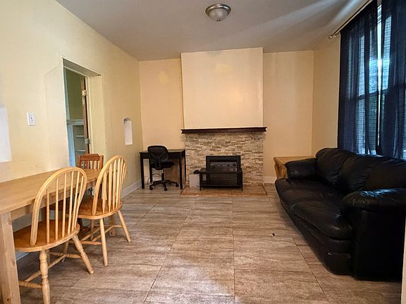 3rd image of 1035 Flemington St