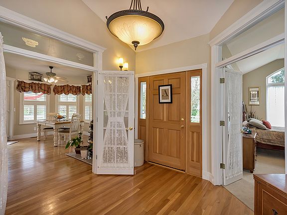 5th image of 9201 72nd Ave E