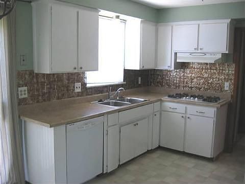 3rd image of 27585 Bristol Dr