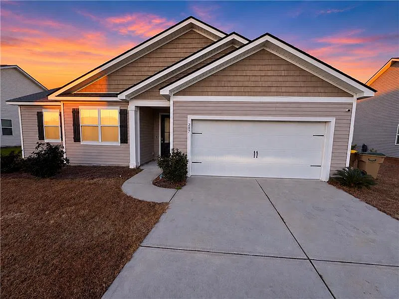 4 bed, 1891 sqft, $2,500 — Photo 2