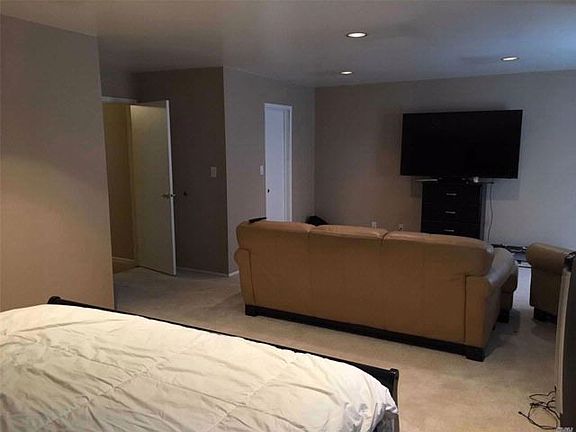 5th image of 12 Sunwood Cir