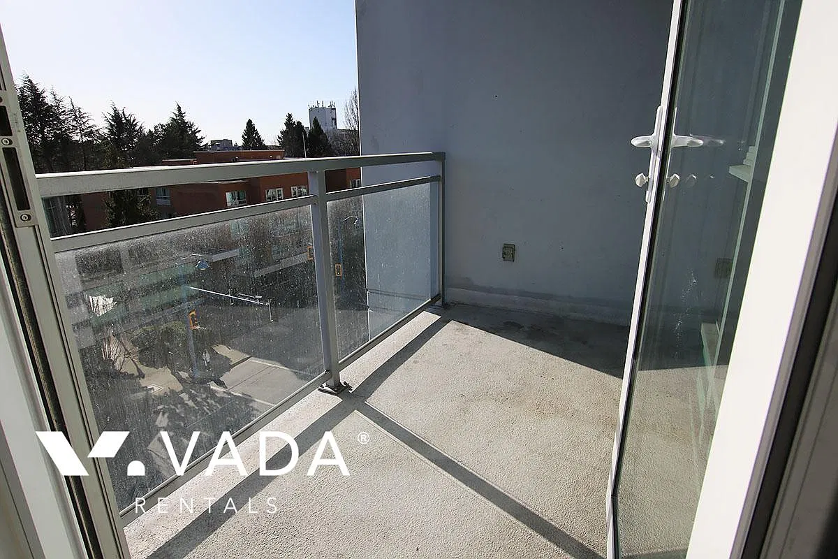 7371 Westminster Highway Richmond — Photo 4