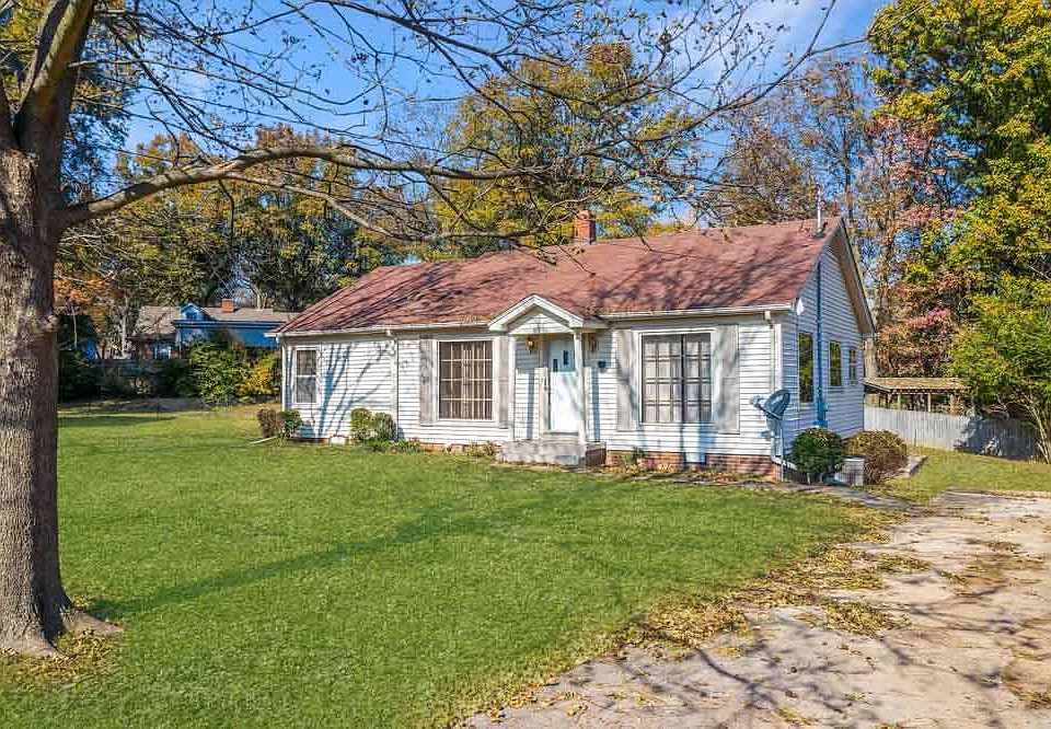 1st image of 814 Moody Cir