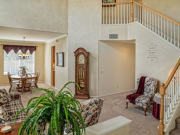 3rd image of 23632 Clearidge Dr