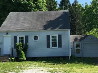 38978 Johnnycake Ridge Rd, Willoughby, OH 44094