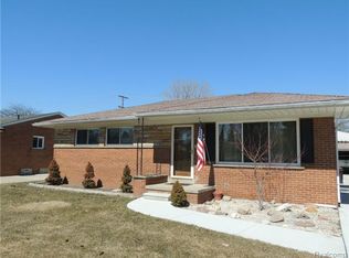25968 Warrington St, Dearborn Heights, MI 48127