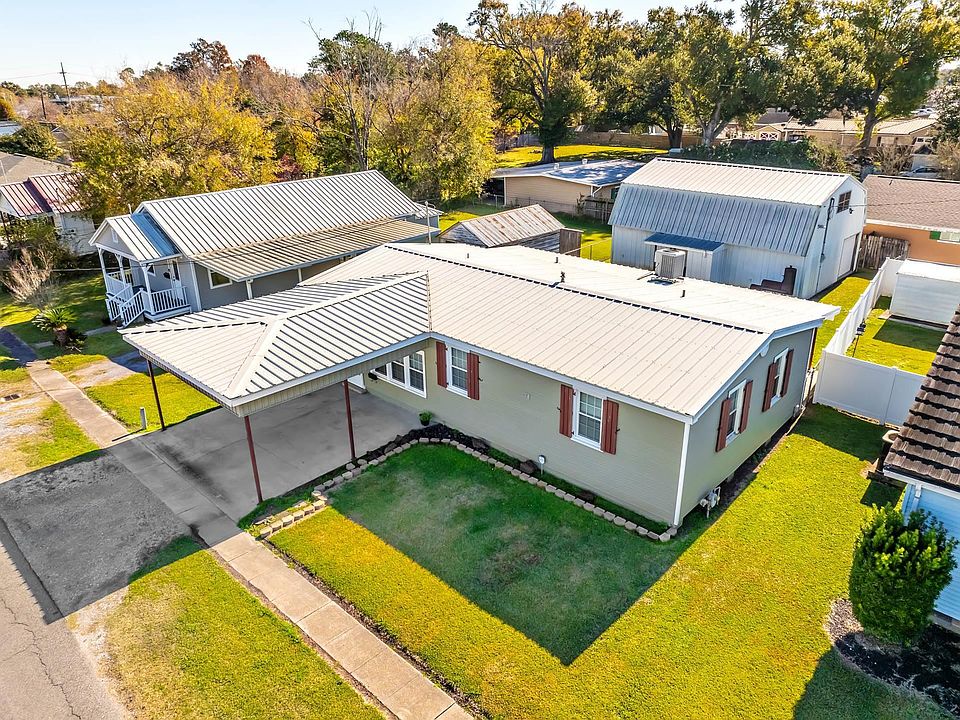 1st image of 228 Lafaye Ave
