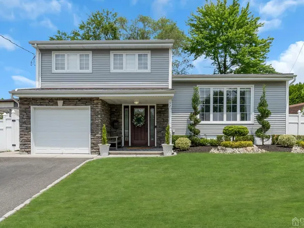 52 York St, Old Bridge, NJ 08857