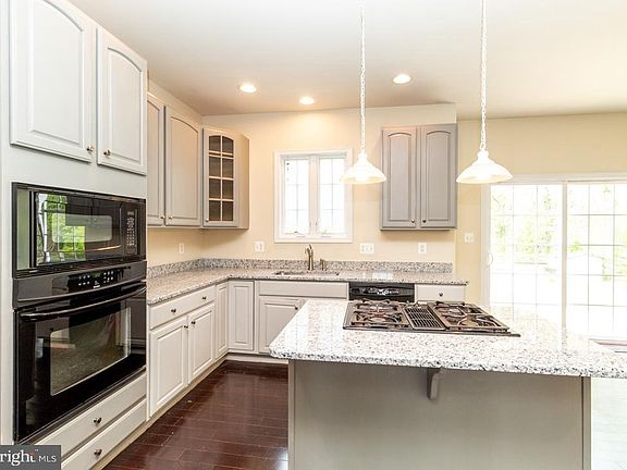 2nd image of 6105 Hawser Dr