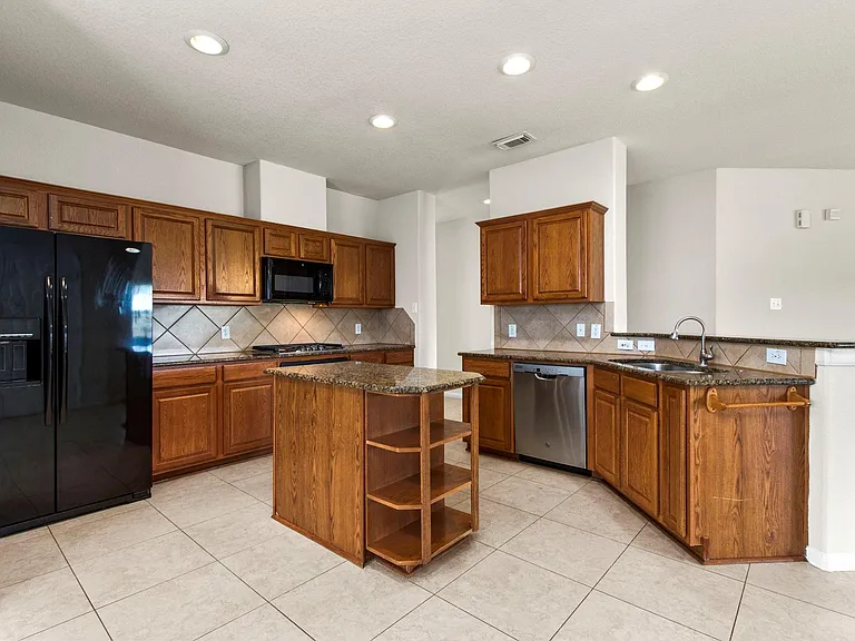 7710 Trail Holw — Photo 19