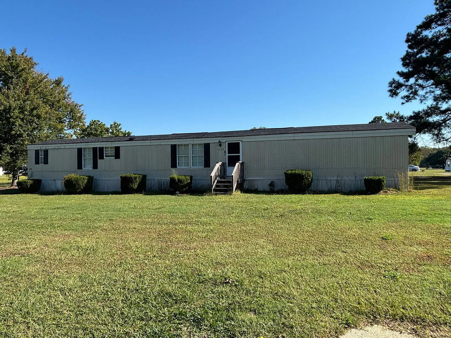 3 Bed 2 Bath Mobile Home in Perry Estates — Photo 1