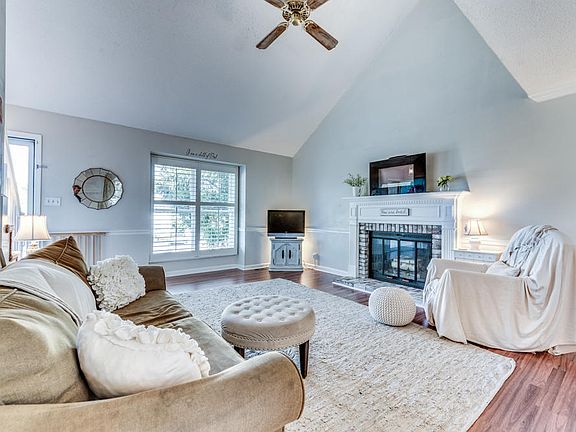5th image of 612 Blackburn Dr