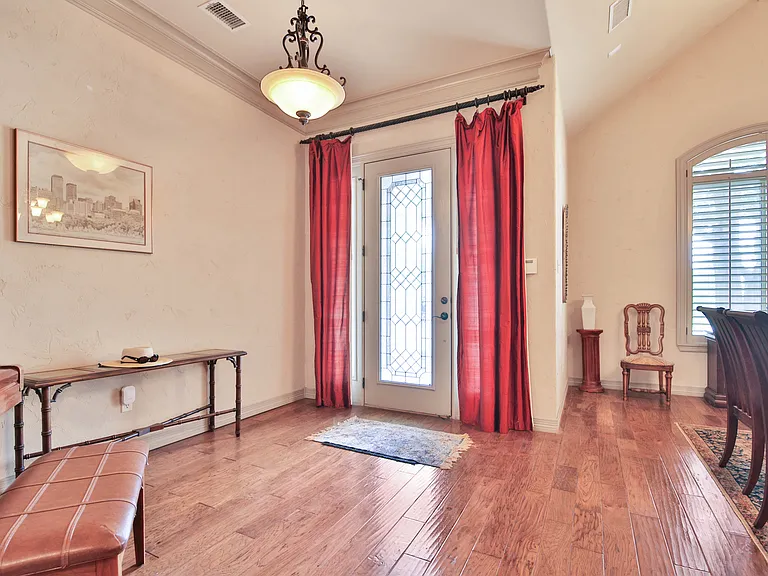 9201 York Pl — Photo 6