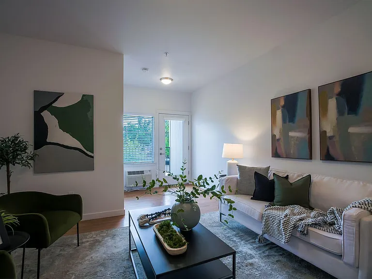 7550 N Lombard St — Photo 12