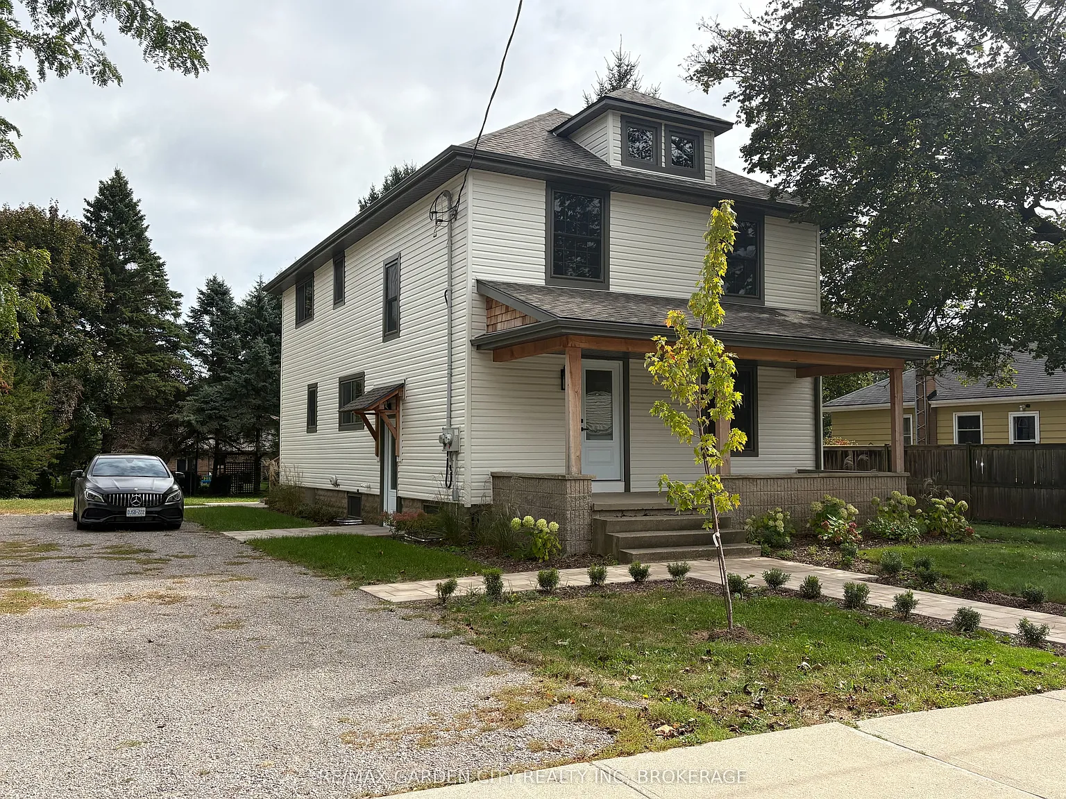 1105 Haist St — Photo 1
