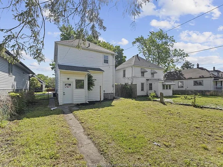 371 Curry Ave — Photo 36