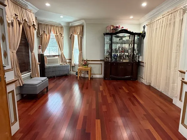 19 Nixon St, Dorchester, MA 02124