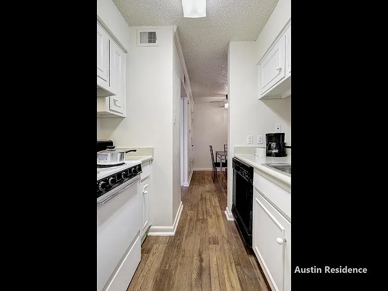 W Guadalupe St — Photo 12
