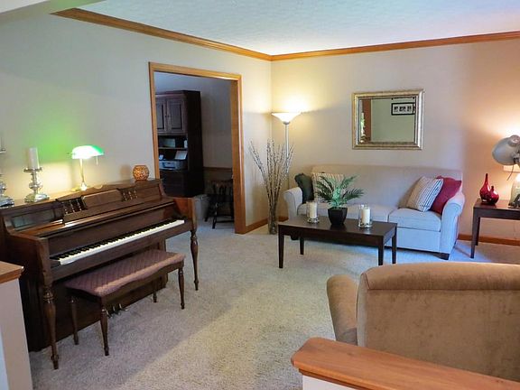 5th image of 1713 Woodbluff Dr