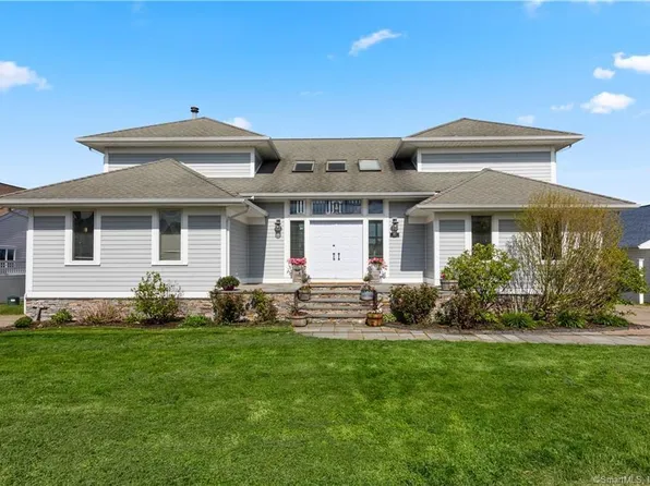 80 East Shore Drive, East Lyme, CT 06357