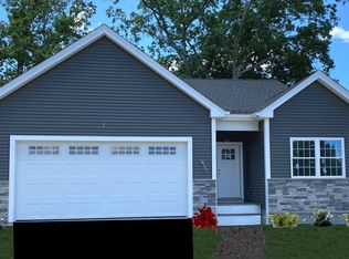 16 Country Club Blvd #3, Dudley, MA 01571