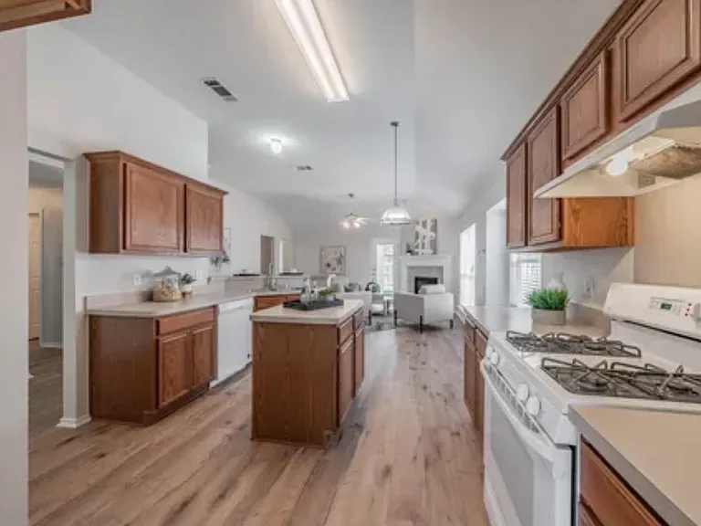 804 Fox Run Trl — Photo 8