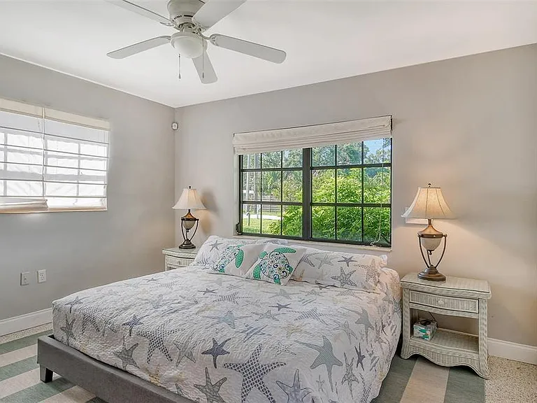 2309 Lynn St — Photo 16