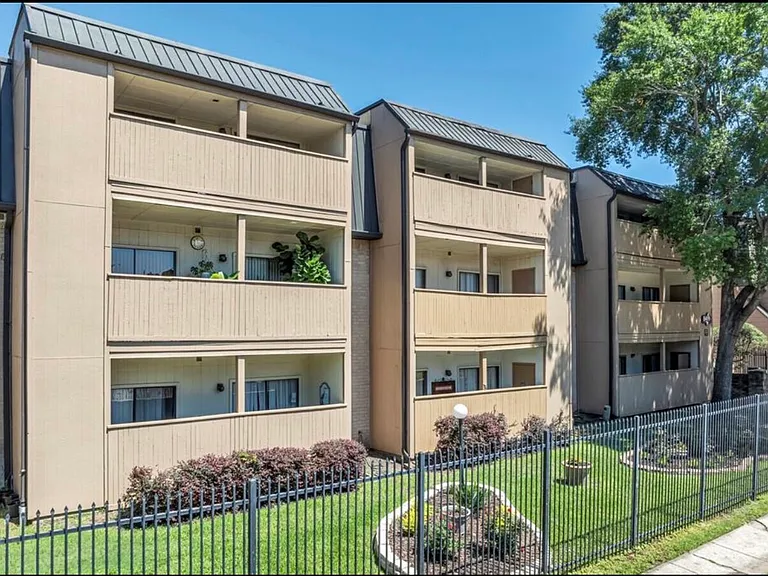 8529 Hearth Dr #25 — Photo 3