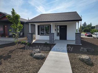 407 SW 11th St, Redmond, OR 97756