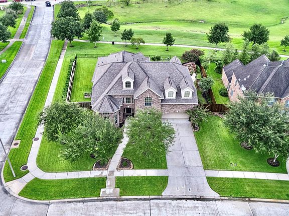 2nd image of 213 Mesquite Falls Ln