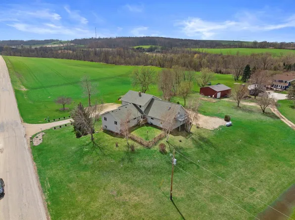 7293 Aurora ROAD, West Bend, WI 53090