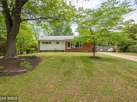 2nd image of 5615 Magnolia Ln