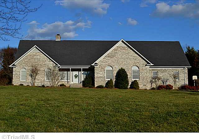 1st image of 4005 Smithfield Dr