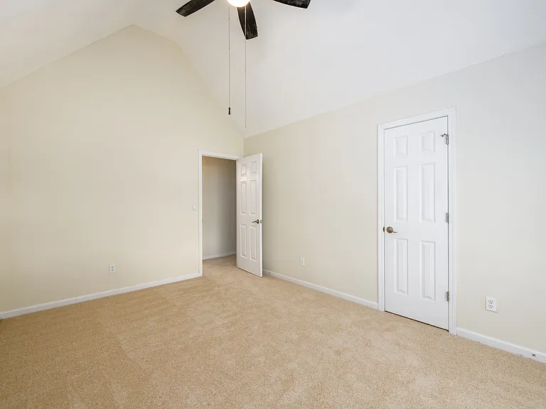 4827 Snap Creek Ln — Photo 32